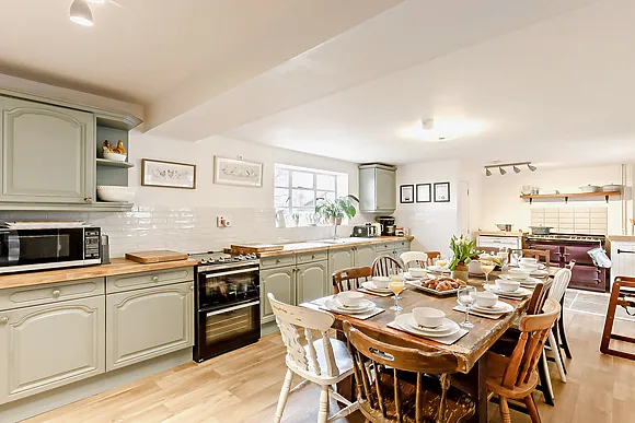 Ardens Court Farmhouse