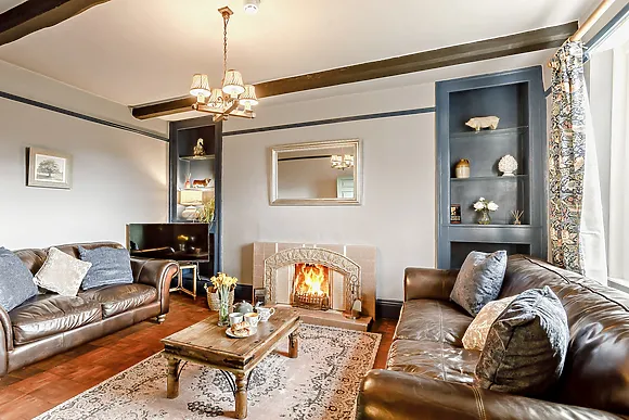 Ardens Court Farmhouse