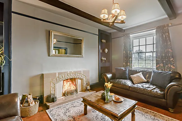 Ardens Court Farmhouse