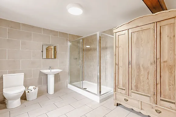 Ardens Court Farmhouse