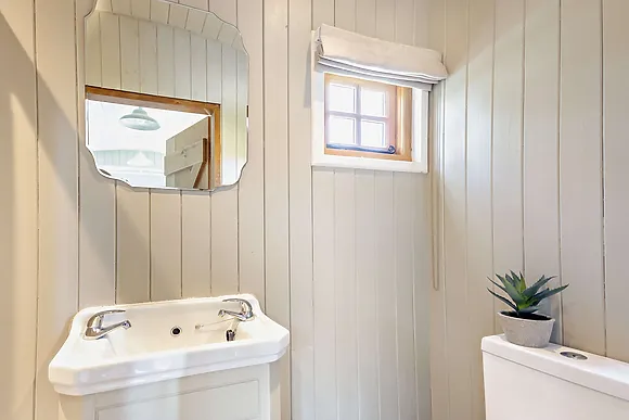 Ceiriog Hot Tub Hideaway