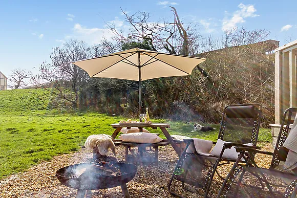 Ceiriog Hot Tub Hideaway