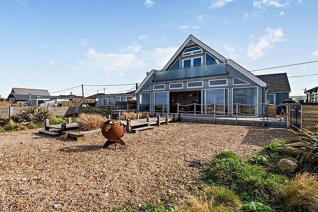 The Hut Seasalter