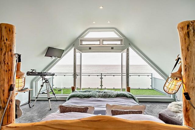 The Hut Seasalter