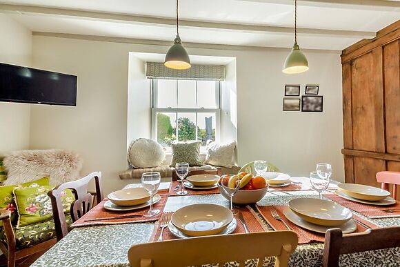 4-Bedroom Farmhouse in Botwnnog