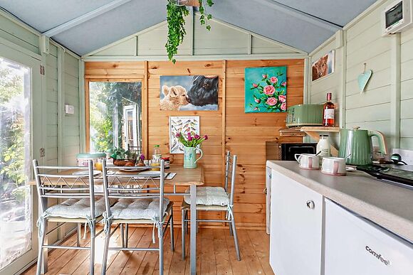 The Little Owl Hideaway