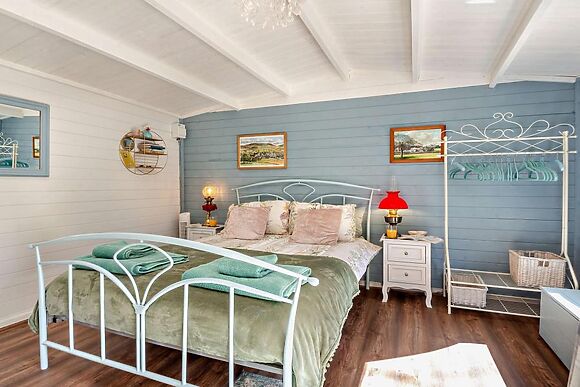 The Little Owl Hideaway