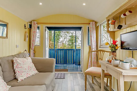 Daffodil Hut