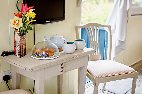 Daffodil Hut