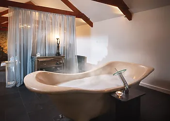 An exquisite bath to soak away the day