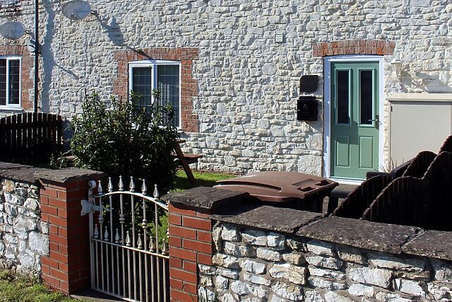 Bumble Bee Cottage