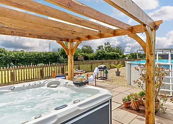 Pool Lodge