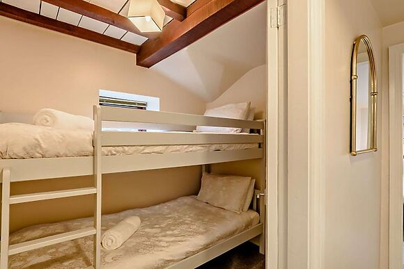 Queens Square Cottage