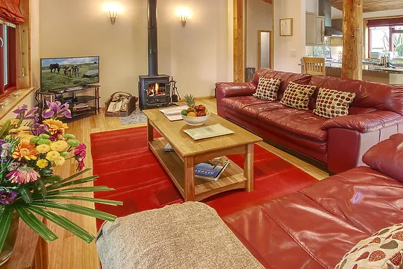 Robin At Rosehill Lodges