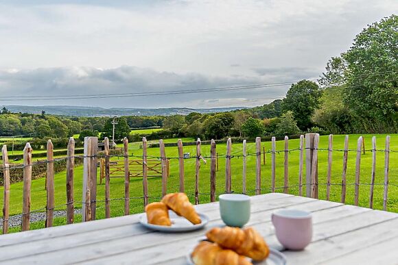 Bolstone View Shepherd Huts Loxley
