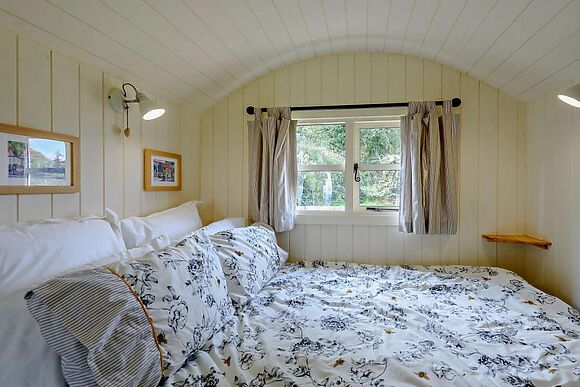 Bolstone View Shepherd Huts Thwen