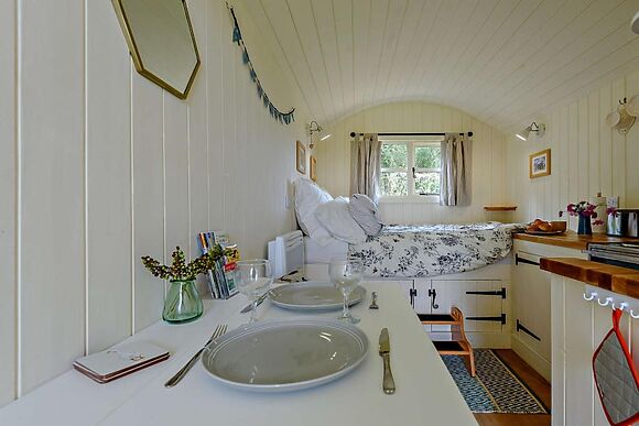 Bolstone View Shepherd Huts Thwen