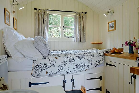 Bolstone View Shepherd Huts Thwen