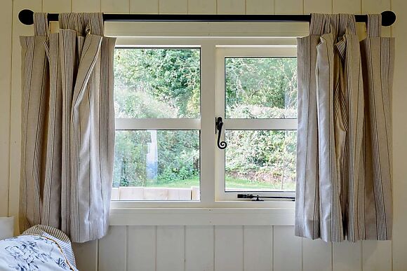 Bolstone View Shepherd Huts Thwen