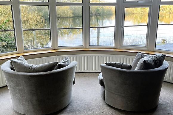 Lakeside Lodge for 8 in Maxey - photo 4 of 15