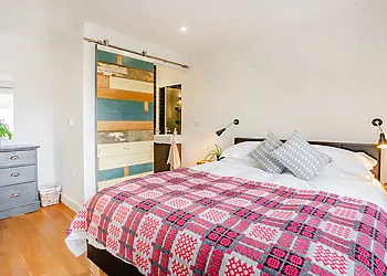 Ground floor en-suite double bedroom