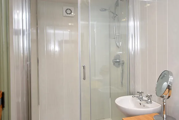 Well Farm Waterside Retreat