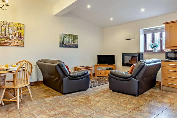 Nuthatch Castle Farm