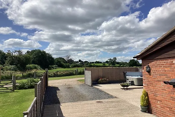 Woodpecker Castle Farm