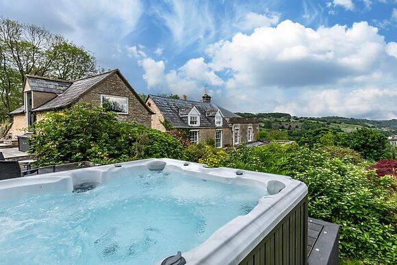 Cotswold Valley View