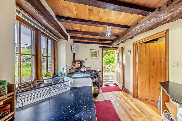 Joe The Buck Eco Cottage