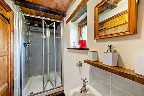 Joe The Buck Eco Cottage