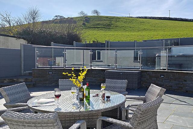 Islwyn House