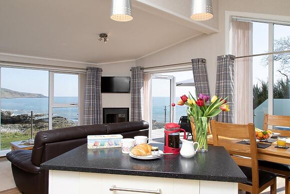 Rascarrel Bay Lodge 1