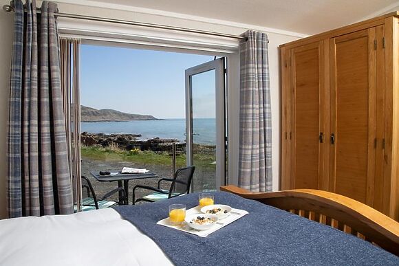 Rascarrel Bay Lodge 1