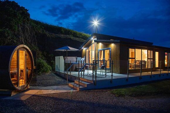 Rascarrel Bay Lodge 2