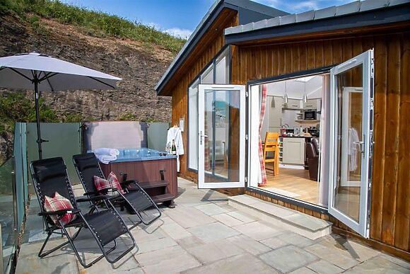 Rascarrel Bay Lodge 2