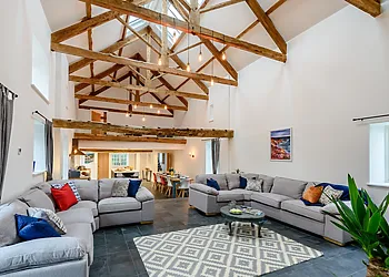 6-Bedroom Hot Tub Barn in Petrockstow photo 1