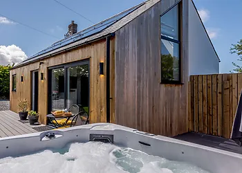 1-Bedroom Hot Tub Lodge in Woolacombe photo 1