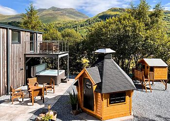3-Bedroom Hot Tub Cottage in Kinlochleven photo 1