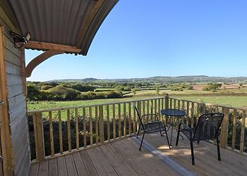 1-Bedroom Hot Tub Cottage in Whitchurch Canonicorum photo 1