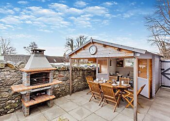 3-Bedroom Hot Tub Lodge in Grantown-on-Spey photo 1