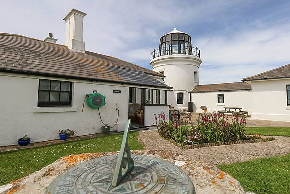 Old Higher Lighthouse Stopes Cottage