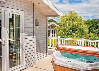 Signature Lodge 2