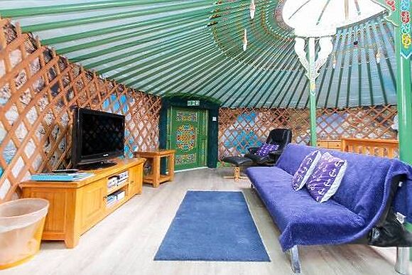 Green Yurt with Hot Tub