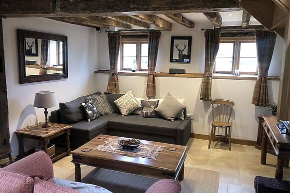 Cosy, Rustic 17th Century Countryside Barn