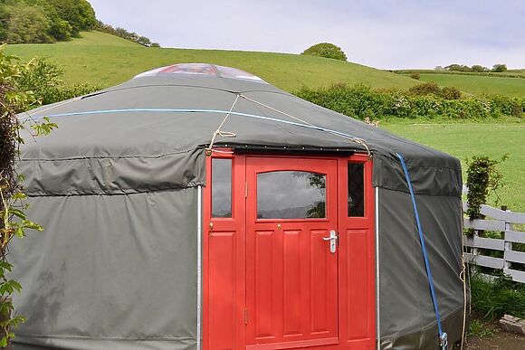 Luxury heated Yurt with Hot tub