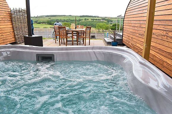 Derecroft Glamping Luxury Lodgepods with Jacuzzi Hot Tub