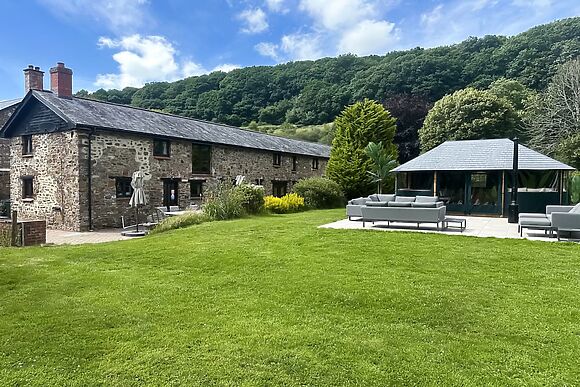 Orchard Barn at Duvale Cottages