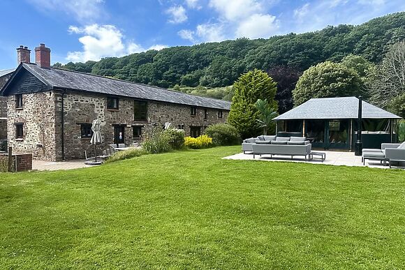 Orchard Barn at Duvale Cottages