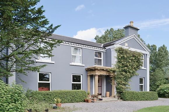 Holly Lodge